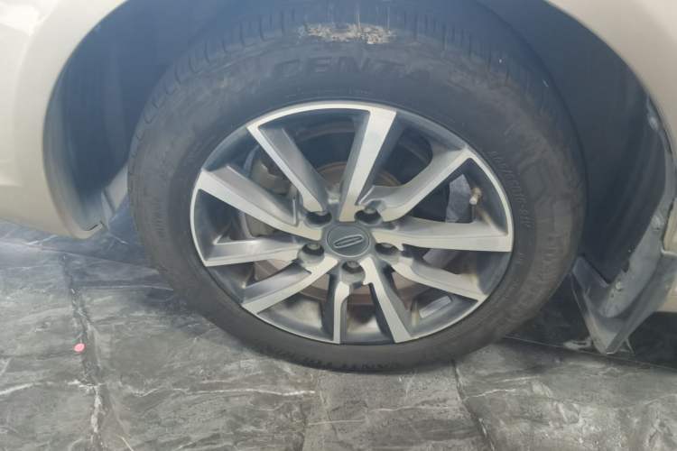 Used Geely Auto Emgrand 2019 Leading Edition 1.5L CVT Upward-Connected Model China VI Standard
