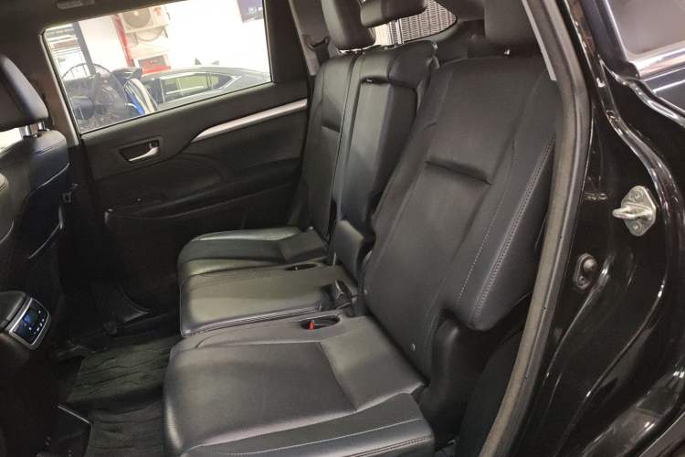 Used Toyota Highlander 2018 2.0T Four-Wheel Drive Luxury Edition 7 Seats China V Emission Standard
