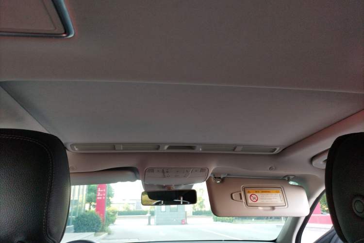 Used Mercedes-Benz E-Class 2016 E 300 L Sporty and Stylish Model
