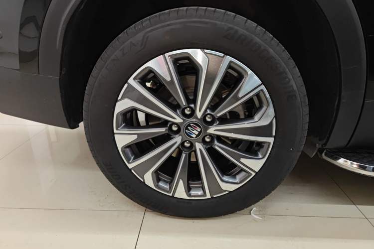 Used Buick Envision 2025 Encore Plus 28T Two-Wheel-Drive Platinum Edition