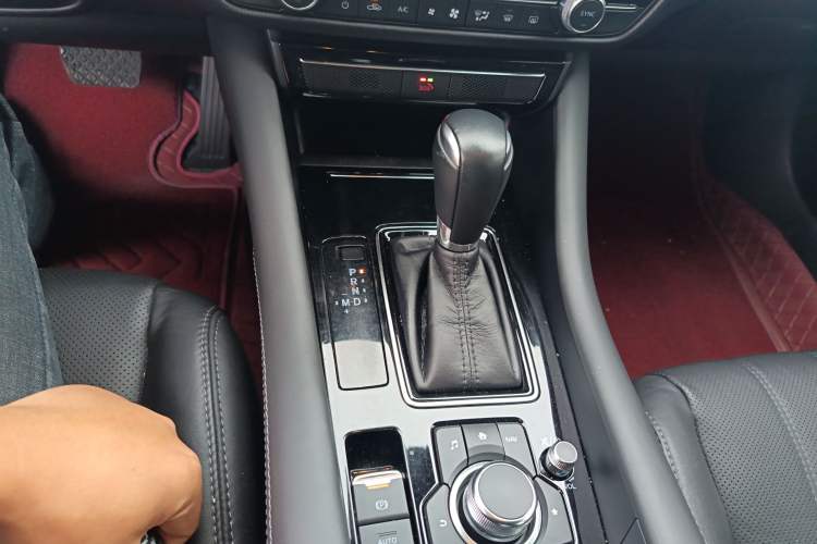 Used Mazda Atenza 2020 2.0L Blue Sky Luxury Edition
