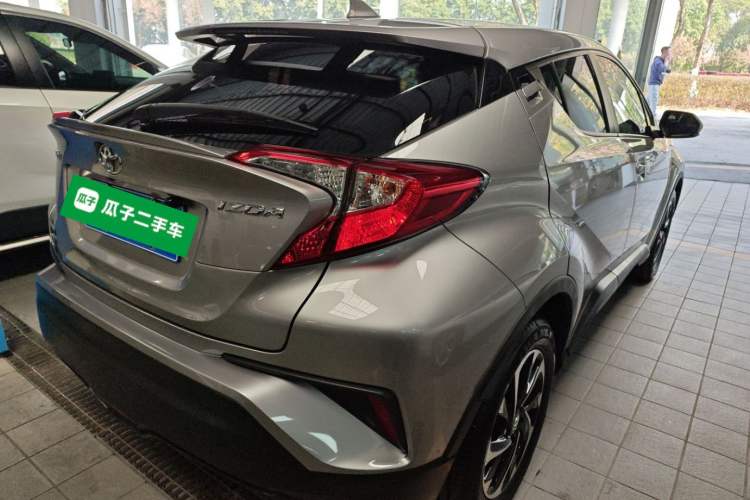 Used Toyota IZOA 2018 2.0L Yichi Version China VI Standard
