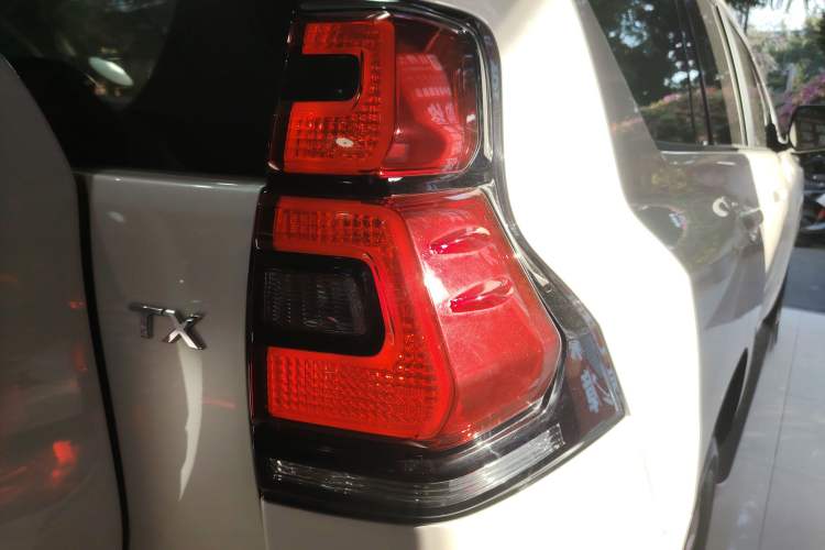 Used Toyota Prado 2018 3.5L Automatic TX-L with Rear-Mounted Spare Tire
