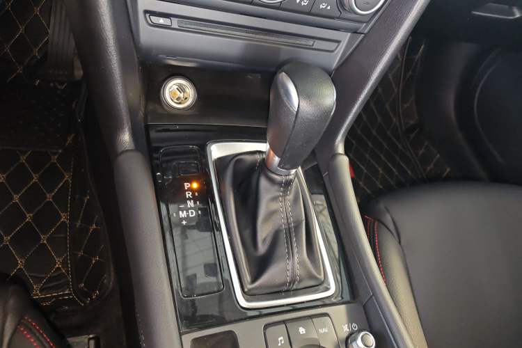 Used Mazda Mazda 3 Axela 2019 Cloud-Controlled Sedan 1.5L Automatic Luxury Model China VI Standard
