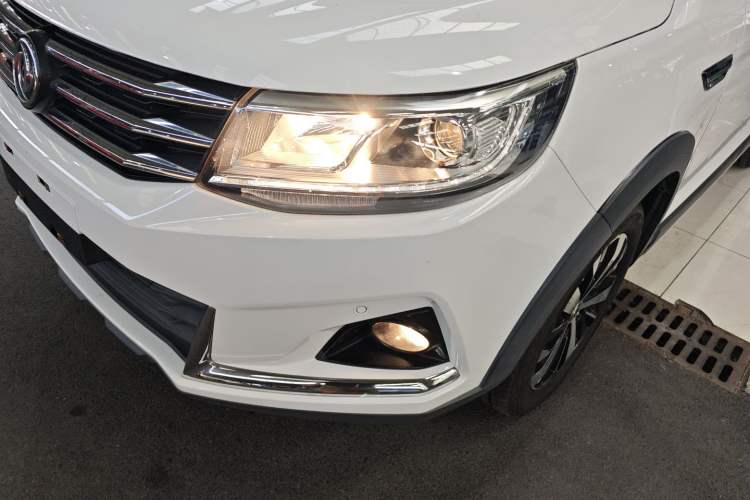 Used FORTHING Joyear X6 2017 Jingxiang Series 1.5T Manual Luxury Model
