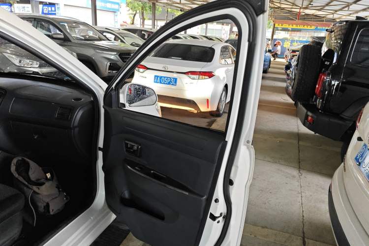 Used Dongfeng Fengon 330 2019 1.5L Manual Practical II China VI