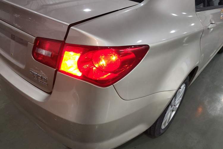 Used Roewe 350 2015 1.5L Automatic Luxury Sunroof Edition
