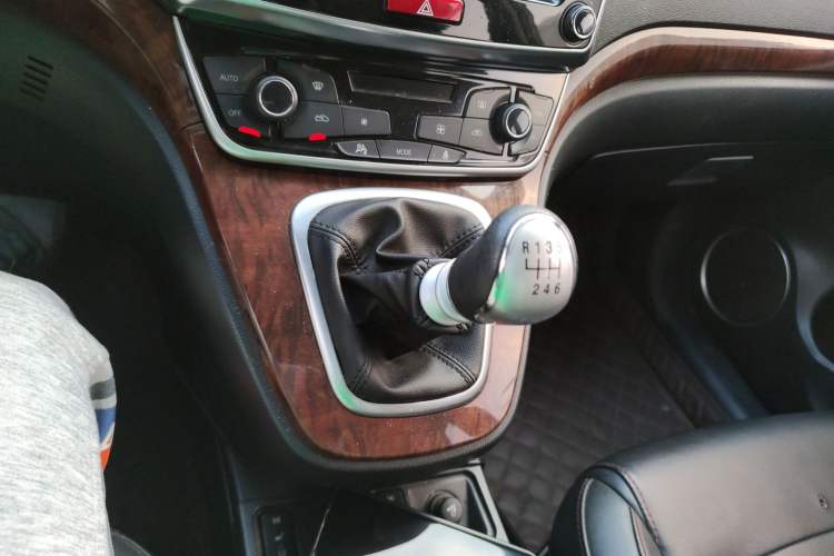 Used Haval H6 2017 Red-Label Sport Edition 1.5T Manual Two-Wheel Drive Elite Model
