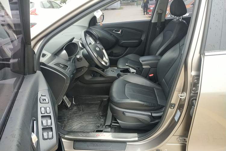 Used Hyundai ix35 2015 2.0L Automatic 2WD Smart Type China IV
