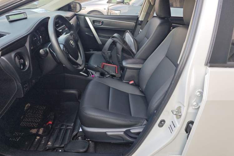 Used Toyota Levin 2017 Revised Dual-Engine 1.8H GS E-CVT Elite Sunroof Version China V Standard
