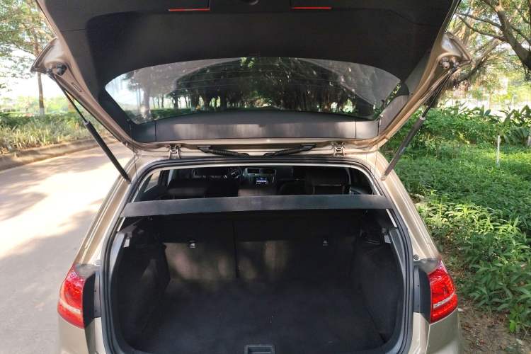 Used Volkswagen Golf 2016 230TSI Automatic Comfort Version
