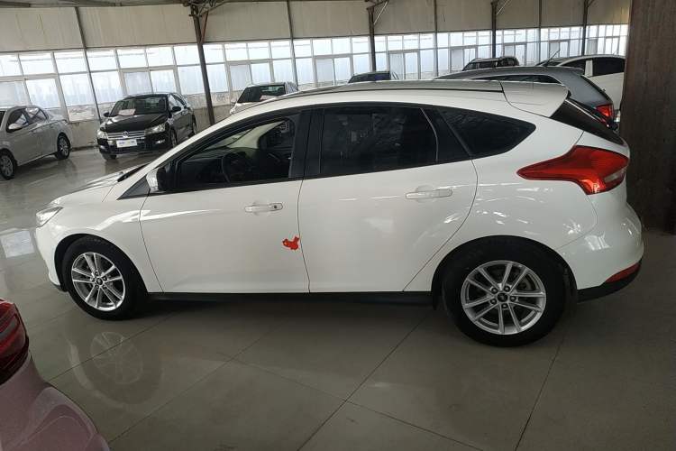Used Ford Focus 2015 Hatchback 1.6L Automatic Fashion Edition