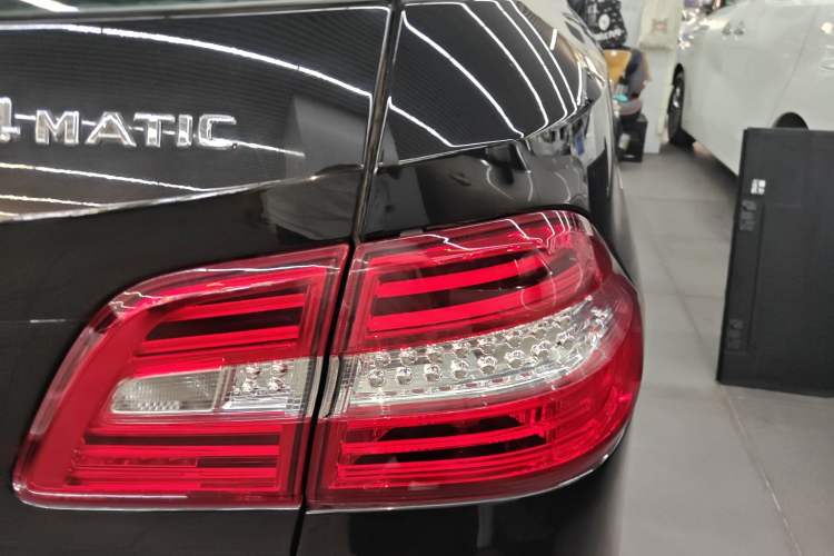 Used Mercedes-Benz M-Class 2014 ML 400 4MATIC Dynamic Model
