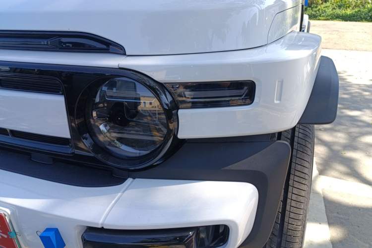 Used  V23 2025 401 Two-Wheel Drive Advanced Edition
