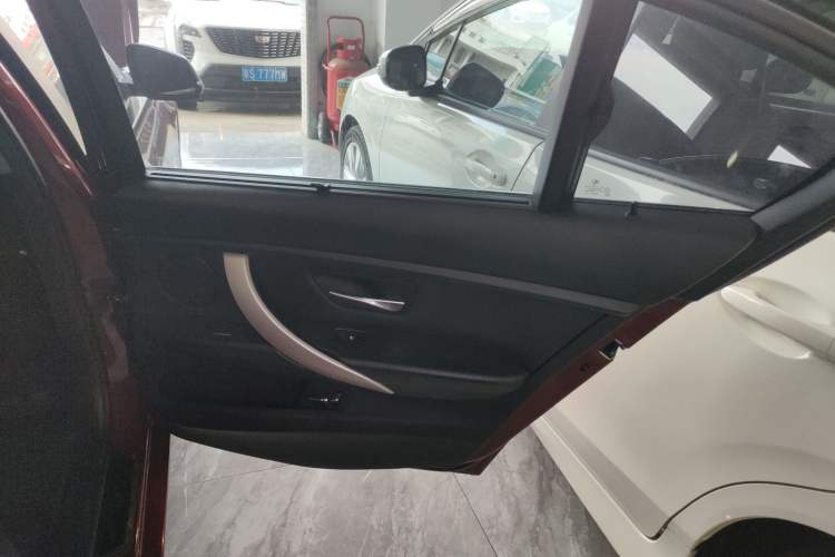 Used BMW 3 Series 2015 316Li Fashion Model
