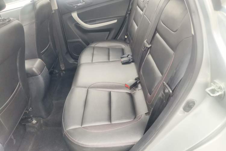 Used Changan CS35 2015 1.6L Automatic Luxury Model China IV Standard
