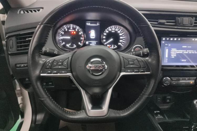 Used Nissan X-Trail 2023 Classic 2.0L Two-Wheel Drive Smart Connect Premium Edition