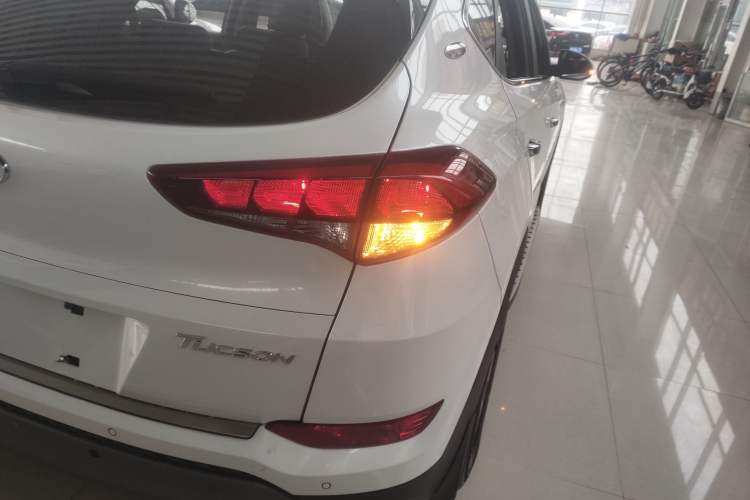 Used Hyundai Tucson 2018 1.6T Dual-Clutch Two-Wheel Drive 15th Anniversary Special Edition