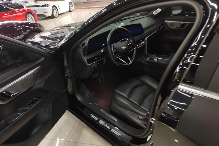 Used Cadillac CT6 2023 28T Luxury Version
