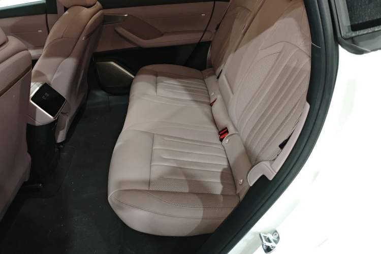 Used ONVO L60 2024 60 kWh Rear-Drive Version
