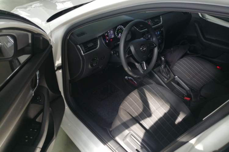 Used Skoda Octavia 2018 1.6L Automatic Comfort Edition