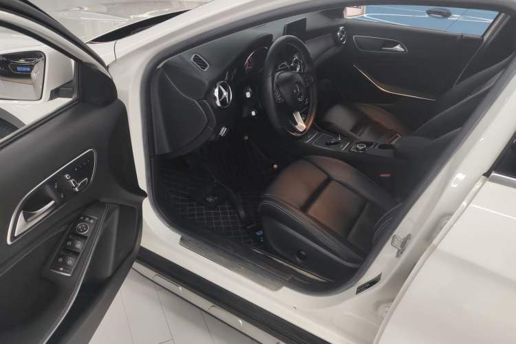 Used Mercedes-Benz GLA 2017 GLA 200 Fashion Model