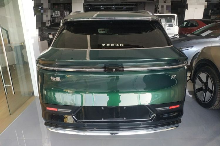 Used Zeekr 7X 2025 100 kWh Long-Range Rear-Wheel Drive with Intelligent Driving Features
