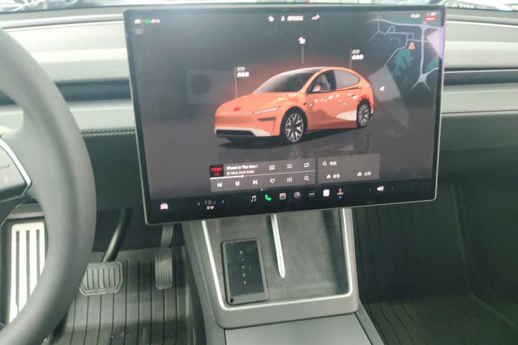 Used Tesla Model Y L 2025 Long-Range All-Wheel-Drive Version
