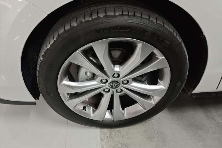 Used Toyota Sienna 2024 2.5L Hybrid Prestige Deluxe Edition
