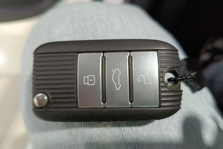 Used Roewe RX5 2016 20T Two-Wheel Drive Automatic Internet Smart Edition