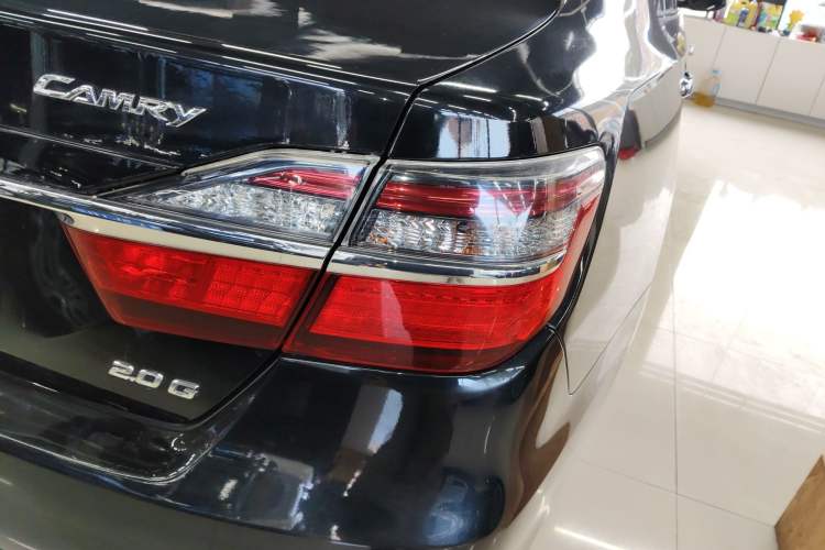 Used Toyota Camry 2016 2.0G 10th Anniversary Leading Edition
