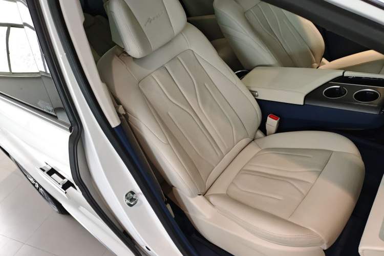 Used Buick GL8 New Energy 2024 Lu Zun Luxury Edition 7-Seater