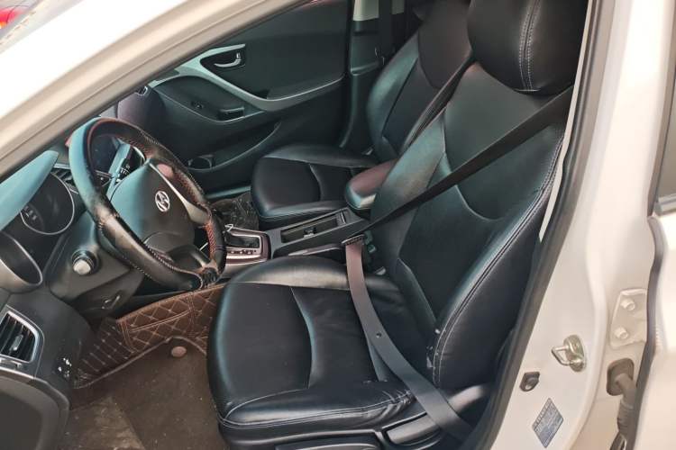 Used Hyundai Elantra 2015 1.6L Automatic Fashion Model
