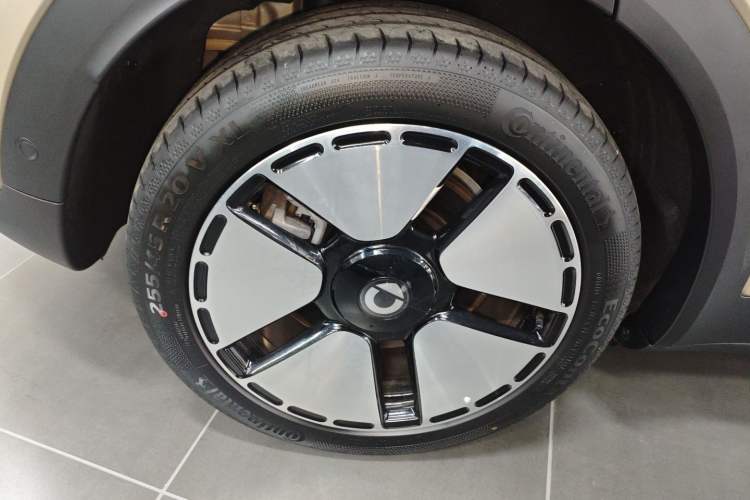 Used  #5 2024 Long-Range Journey Luxury Edition