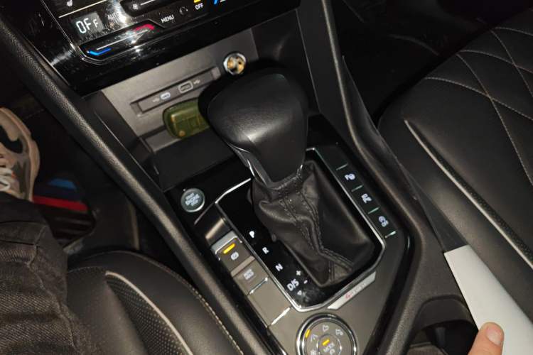 Used Volkswagen Tiguan L 2022 380TSI Automatic All-Wheel Drive R-Line Enhanced Comfort 7-Seater