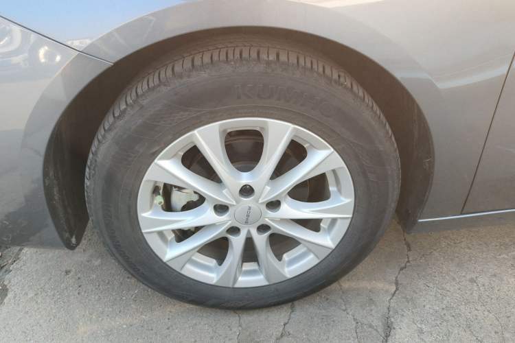 Used Roewe i5 2023 1.5L Manual Comfort Edition
