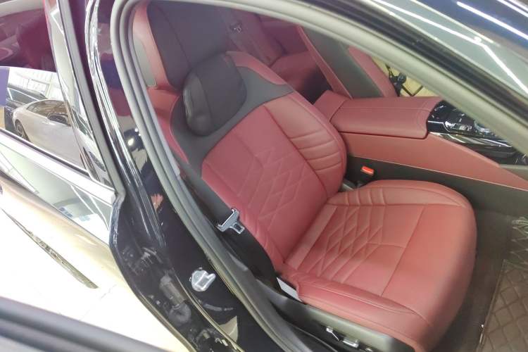 Used BMW 5 Series 2025 530Li Luxury Edition M Sport Package
