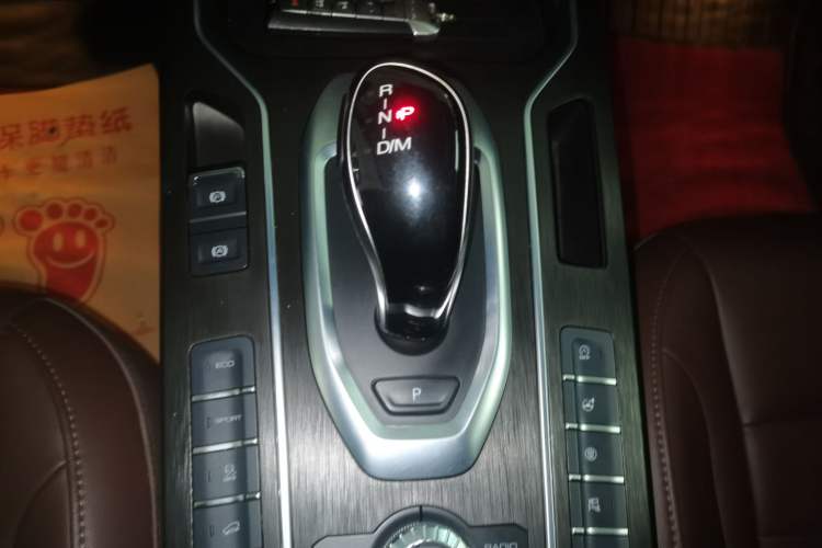 Used Wey VV5 2019 1.5T Two-Wheel Drive Color Pioneer
