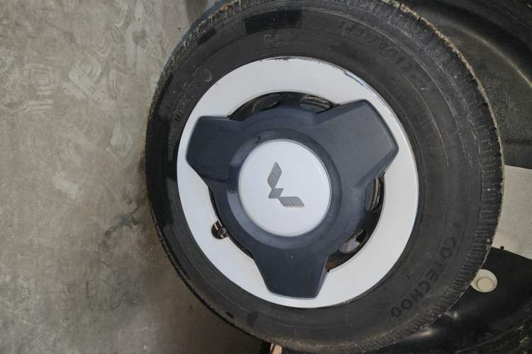 Used Wuling Hongguang MINIEV 2022 Macaron Fashion Model Lithium Iron Phosphate
