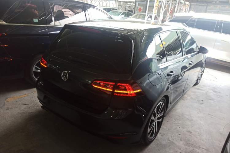 Used Volkswagen Golf 2016 1.4TSI Automatic R-Line
