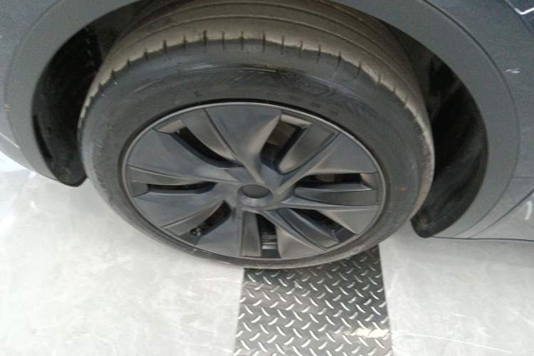 Used Tesla Model Y 2024 Rear-Wheel-Drive Version
