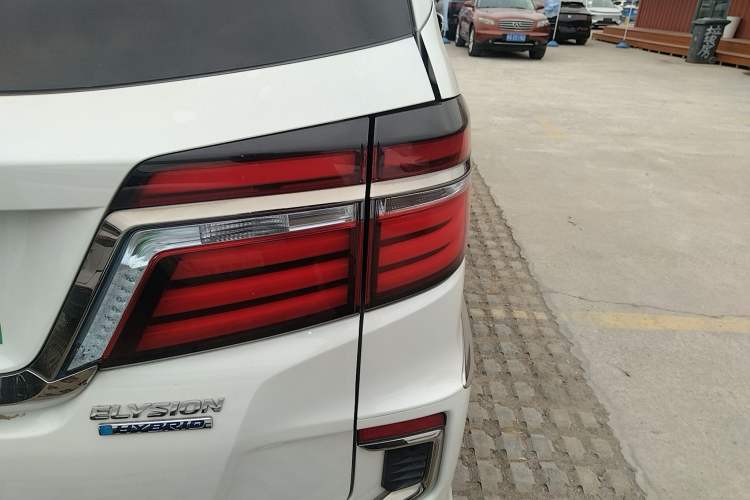 Used Honda Elysion 2019 2.0L Hybrid Luxury Edition