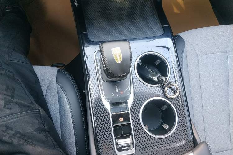 Used Hongqi HS3 2024 1.5T Zhiwei Edition
