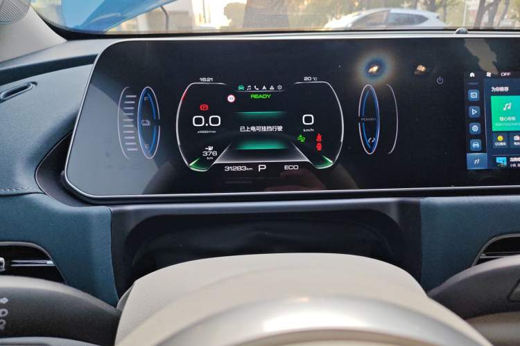 Used ORA Good Cat 2023 401 km Standard Range Premium Version Lithium Iron Phosphate