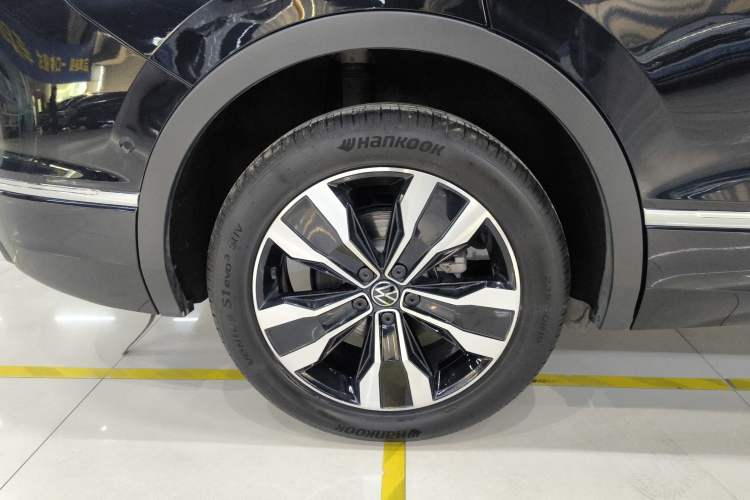 Used Volkswagen Tiguan L 2023 330TSI Automatic Two-Wheel Drive R-Line Enjoyment Edition