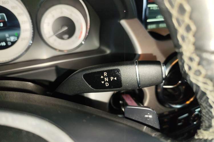 Used Mercedes-Benz GLK-Class 2013 GLK 300 4MATIC Dynamic Sunroof Model