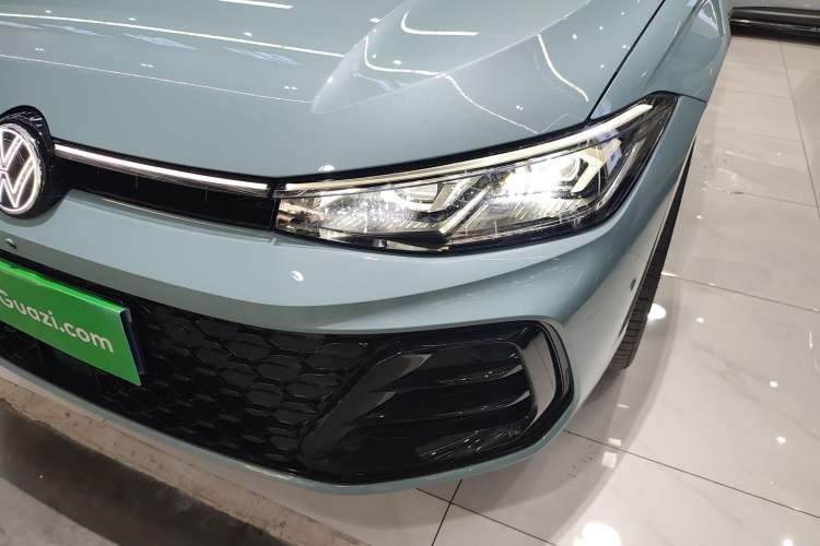 Used Volkswagen Passat 2025 Pro 380TSI Starry Dragon Luxury Edition
