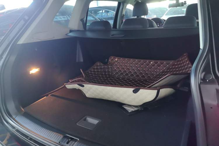 Used Volkswagen Tiguan L 2022 330TSI Automatic Two-Wheel Drive Smart Edition
