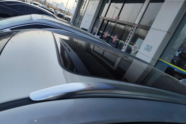 Used Hongqi HS5 2022 Facelifted Version 2.0T Smart Connect Flagship All-Wheel-Drive Edition
