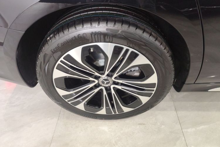 Used Mercedes-Benz E-Class 2025 Facelift E 300 L Luxury Edition
